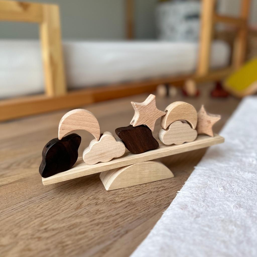 Balancier- und Fädelspiel aus Holz