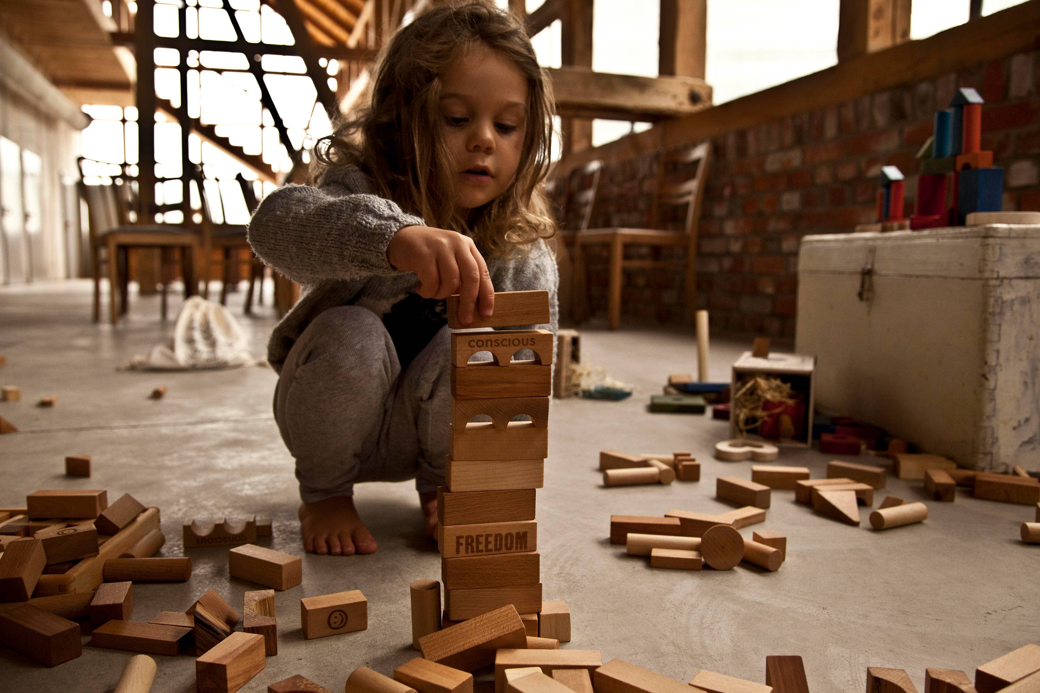 Montessori Holzklötze – Kreatives Spiel und natürliche Ästhetik 30 Stück