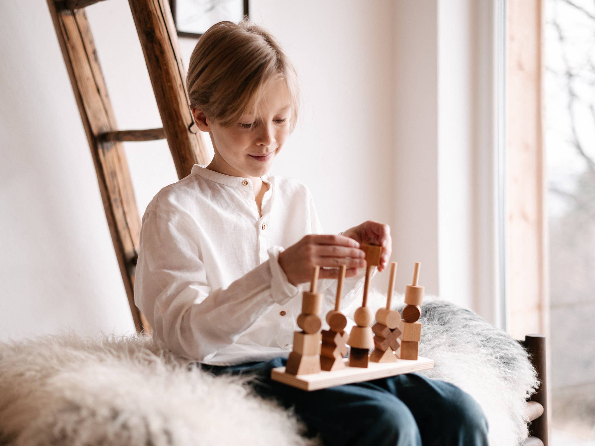 Naturbelassenes Montessori Stapelspiel – Spielerisch Formen entdecken